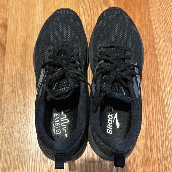 Brooks sneakers size 10 - Picture 2 of 4